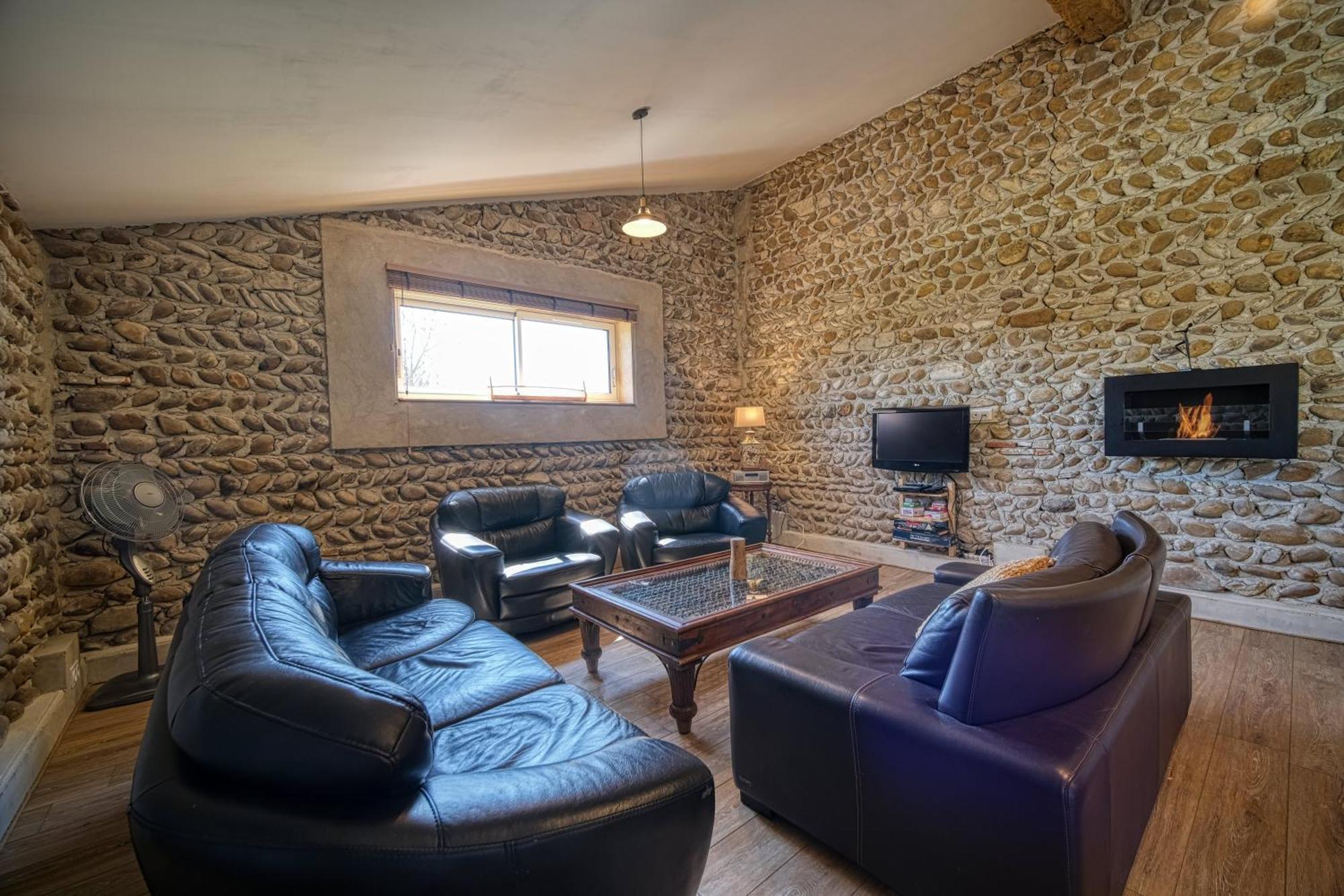 Maison Michonieres - Gite 3 Etoiles - 8 Personnes Miribel  Экстерьер фото